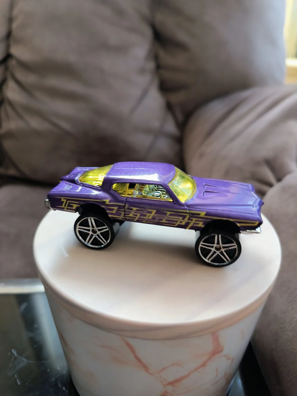 Hot Wheels 1971 Buick Riviera  1/64 Scale